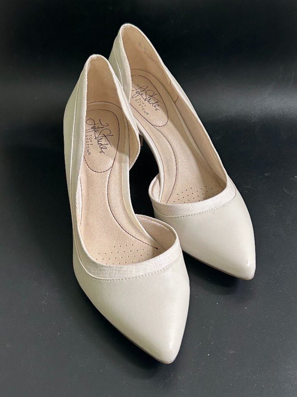 Life Stride Bone Split Upper Pumps NWOT